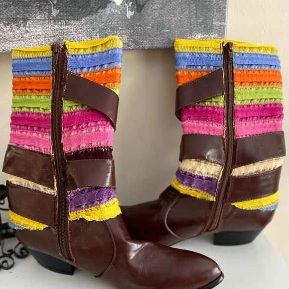 Firenze Style in Italy  boots brown with multi color fabric lace Adornment Sz 40 - Picture 2 of 9